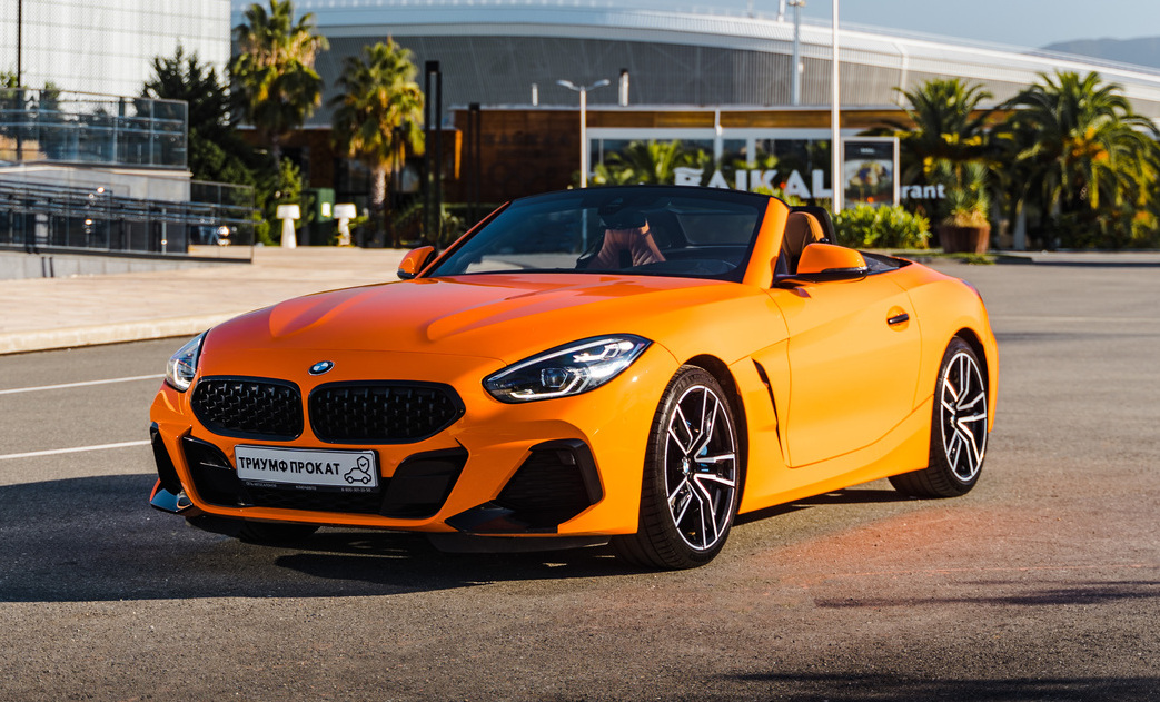 <span style="font-weight: bold;">BMW Z4 Roadster&nbsp; &nbsp; &nbsp; &nbsp; &nbsp; &nbsp; &nbsp; &nbsp; &nbsp; &nbsp; &nbsp; &nbsp; 18.000&nbsp;₽ / сутки&nbsp;</span>