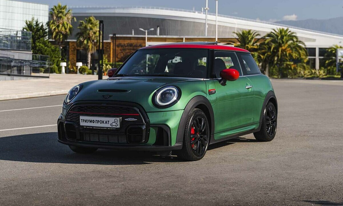 <span style="font-weight: bold;">Mini John Cooper Works&nbsp; &nbsp; &nbsp; &nbsp; &nbsp; &nbsp; &nbsp; 12.500 ₽ / сутки</span><br>