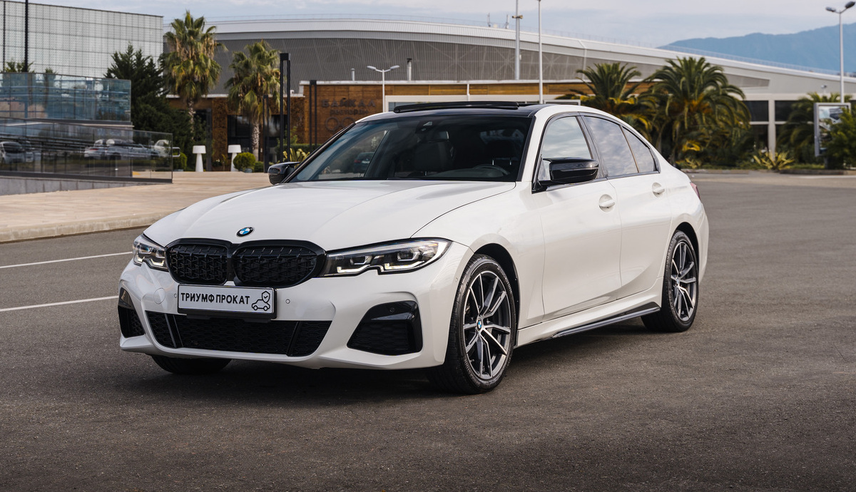 <span style="font-weight: bold;">BMW 330I Седан&nbsp; &nbsp; &nbsp; &nbsp; &nbsp; &nbsp; &nbsp; &nbsp; &nbsp; &nbsp; &nbsp; &nbsp; &nbsp; 9.000 ₽ / сутки&nbsp;</span>