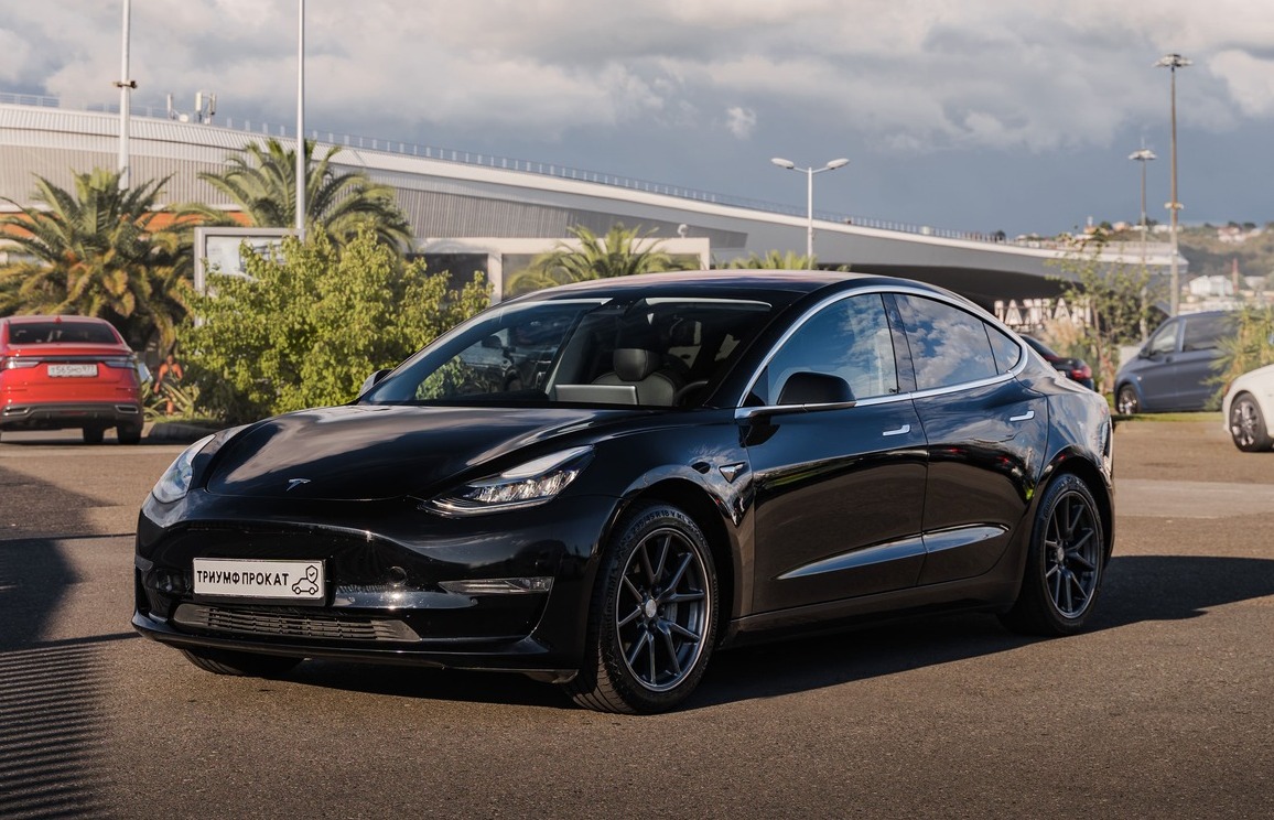 <span style="font-weight: bold;">Аренда Tesla Model 3 в Сочи</span> <span style="font-weight: bold;">&nbsp; &nbsp; &nbsp; 12.0</span><span style="font-weight: bold;">00 ₽ / сутки</span>
