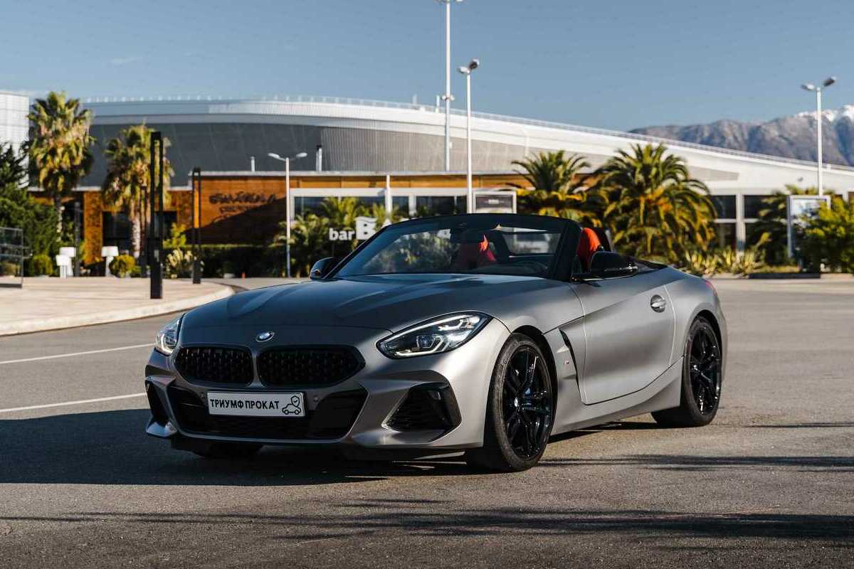 <span style="font-weight: bold;">BMW Z4M Roadster </span><span style="font-weight: bold;"> 23.000 ₽ / сутки</span>